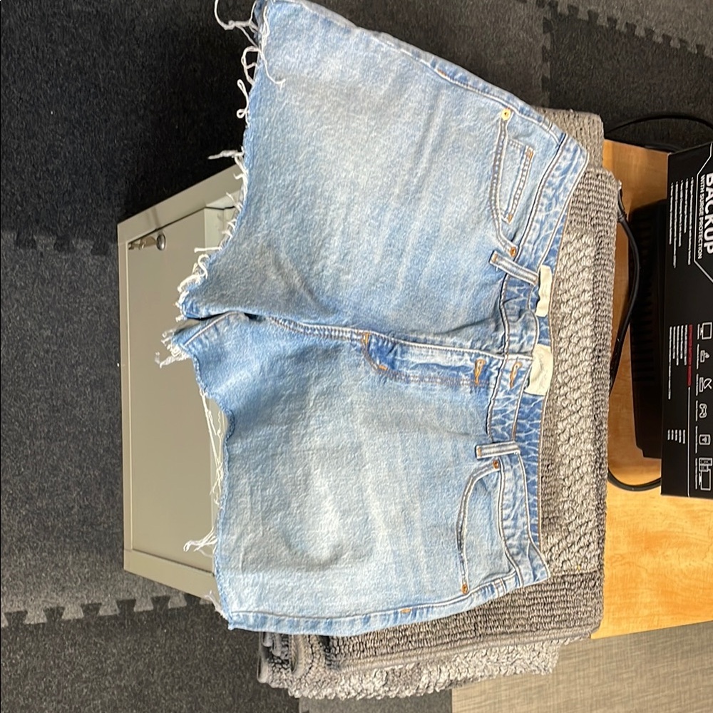 Universal Thread Blue Jean Shorts Distressed Cut-Off